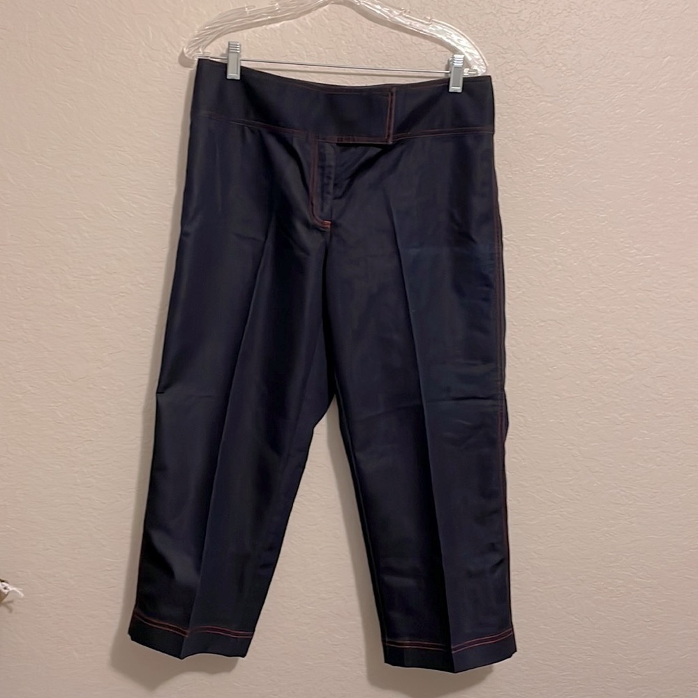 Q.U.E. Women’s Size 12 Navy Blue Cropped Pants